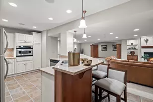 1810 E Bristlecone Dr, Hartland, WI 53029 - Photo 49