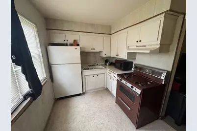 8922 W Villard Ave, Milwaukee, WI 53225 - Photo 7