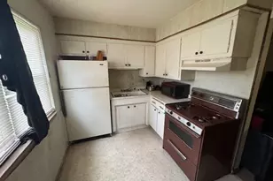 8922 W Villard Ave, Milwaukee, WI 53225 - Photo 7