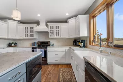 3219  Old Hickory Pl, West Bend, WI 53095 - Photo 15