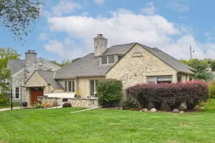 2441 N 97th St, Wauwatosa, WI 53226 - Photo 33