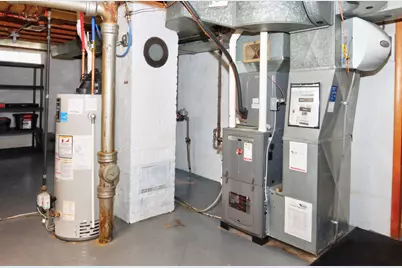 2125  Fairmont St, Manitowoc, WI 54220 - Photo 27