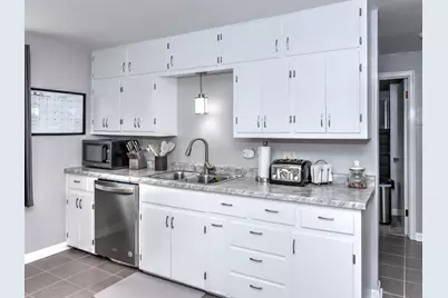 2125  Fairmont St, Manitowoc, WI 54220 - Photo 11