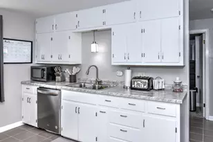 2125 Fairmont St, Manitowoc, WI 54220 - Photo 11