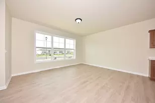 615 Hunter Oaks Blvd, Watertown, WI 53094 - Photo 9