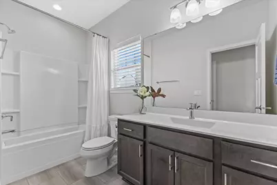 10830 N Tartan Ct, Mequon, WI 53097 - Photo 21