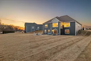 10830 N Tartan Ct, Mequon, WI 53097 - Photo 63