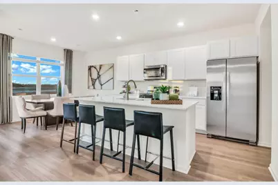 7051  Oakmont Rd, Racine, WI 53403 - Photo 11