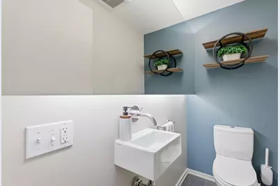 851 E Reservoir Ave, Milwaukee, WI 53212 - Photo 49