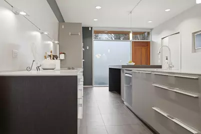 851 E Reservoir Ave, Milwaukee, WI 53212 - Photo 35