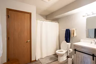 410 10th St, La Crosse, WI 54601 - Photo 7