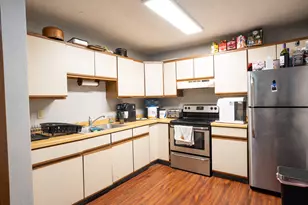 410 10th St, La Crosse, WI 54601 - Photo 15