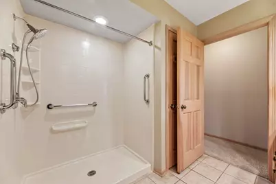 N81W13139  Country Terrace Ln, Menomonee Falls, WI 53051 - Photo 29