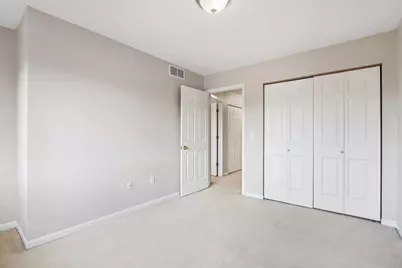 2422  Fox River Pkwy #I, Waukesha, WI 53189 - Photo 19