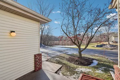2422  Fox River Pkwy #I, Waukesha, WI 53189 - Photo 3