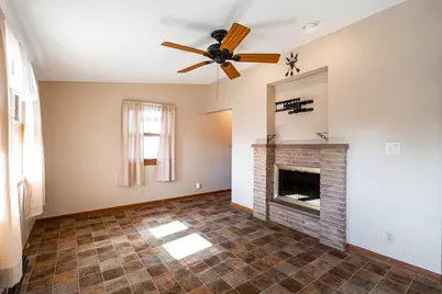 11027 W Derby Ave, Wauwatosa, WI 53225 - Photo 27