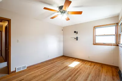 11027 W Derby Ave, Wauwatosa, WI 53225 - Photo 23