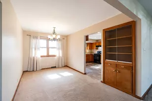 11027 W Derby Ave, Wauwatosa, WI 53225 - Photo 11