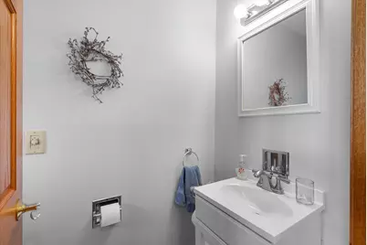 7128 W Kinnickinnic River Park, West Allis, WI 53219 - Photo 25