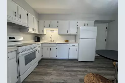 309  Cheviot Chase - #5, Waukesha, WI 53186 - Photo 5