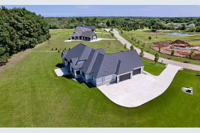 3750 W Pine View Ct, Mequon, WI 53097 - Photo 65