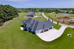 3750 W Pine View Ct, Mequon, WI 53097 - Photo 65