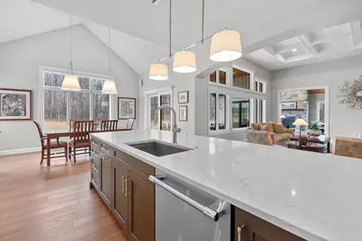 3750 W Pine View Ct, Mequon, WI 53097 - Photo 11