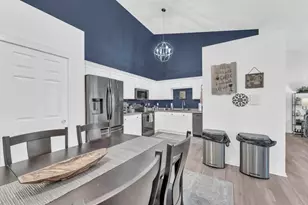 9342 W Loomis Rd, Franklin, WI 53132 - Photo 9