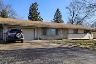 7710 N Edgeworth Dr, Milwaukee, WI 53223 - Photo 3