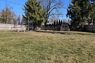 7710 N Edgeworth Dr, Milwaukee, WI 53223 - Photo 7