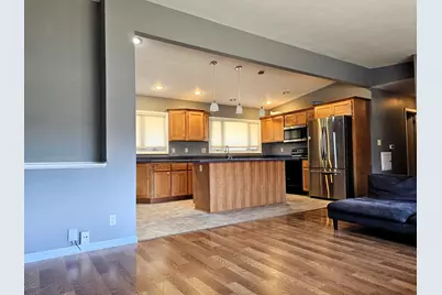 7710 N Edgeworth Dr, Milwaukee, WI 53223 - Photo 15