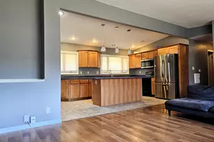 7710 N Edgeworth Dr, Milwaukee, WI 53223 - Photo 15