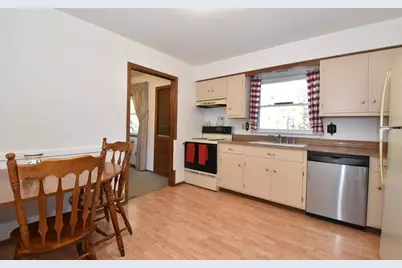 2324 S Brookland Rd, New Berlin, WI 53151 - Photo 13