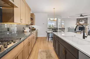 N28W25285 Madeline Blvd, Pewaukee, WI 53072 - Photo 9