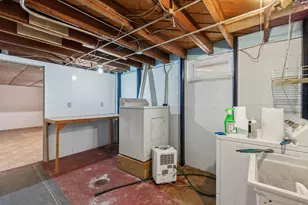 1617 S 95th St, West Allis, WI 53214 - Photo 15