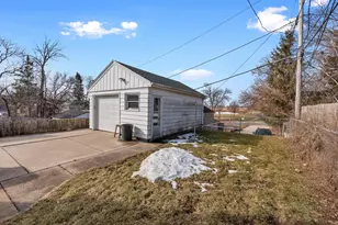 1617 S 95th St, West Allis, WI 53214 - Photo 29