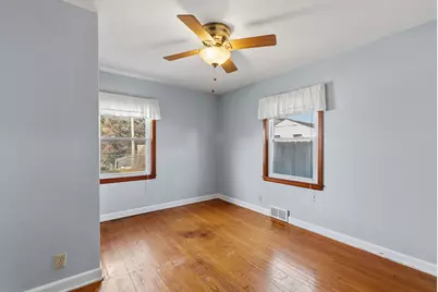 1617 S 95th St, West Allis, WI 53214 - Photo 7