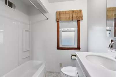 1617 S 95th St, West Allis, WI 53214 - Photo 9