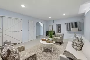 1031 E Circle Dr, Whitefish Bay, WI 53217 - Photo 57