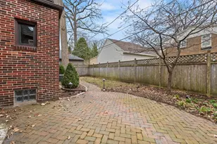 1031 E Circle Dr, Whitefish Bay, WI 53217 - Photo 61