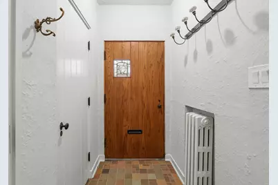 1031 E Circle Dr, Whitefish Bay, WI 53217 - Photo 3