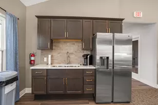 N28W25285 Parkway Ridge Circle, Pewaukee, WI 53072 - Photo 37