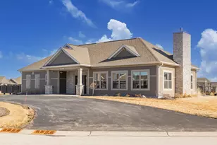 N28W25285 Parkway Ridge Circle, Pewaukee, WI 53072 - Photo 31