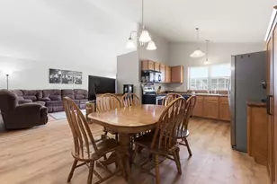 114 Rushmore Ln, Hartford, WI 53027 - Photo 9