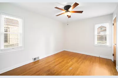 2912 S 45th St, Milwaukee, WI 53219 - Photo 11