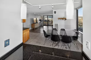 929 N Astor St, Milwaukee, WI 53202 - Photo 11