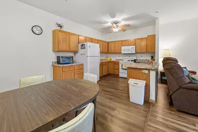 330  Brookside Dr #4, Mayville, WI 53050 - Photo 5