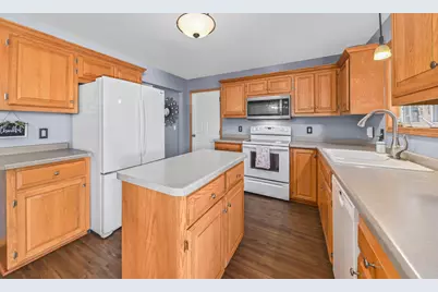 1426  Goldenrod Cir, West Bend, WI 53095 - Photo 15