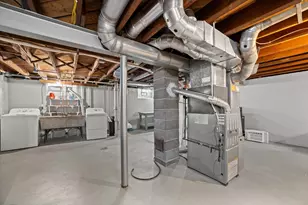 2046 S 94th St, West Allis, WI 53227 - Photo 33