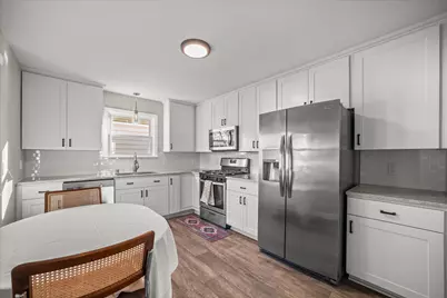 2046 S 94th St, West Allis, WI 53227 - Photo 11